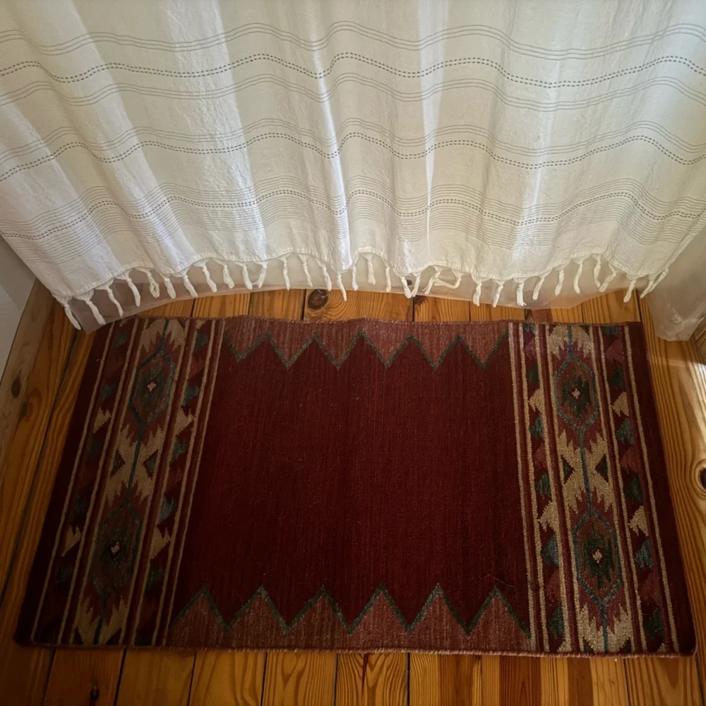 Vintage Handwoven Indian Dhurrie Geometric Rug 2.6’x4.2’ 100% wool. Reversible